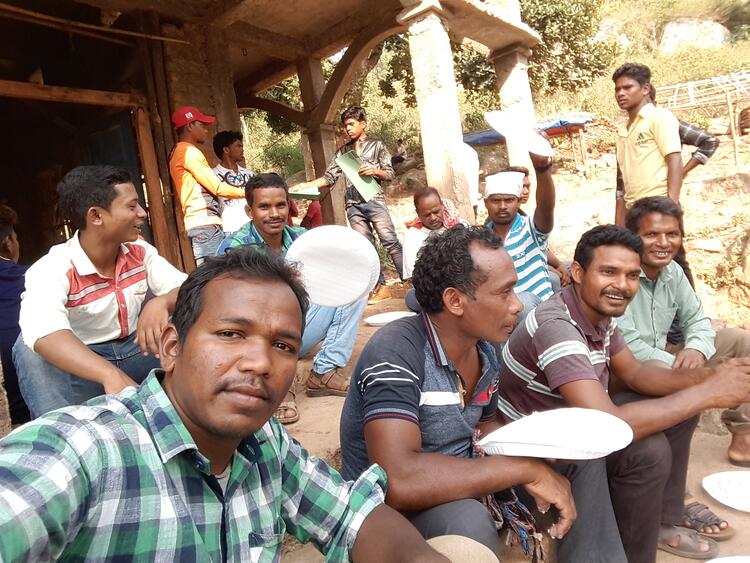 24. ବୁଜି ତିନ୍‌ବନ.